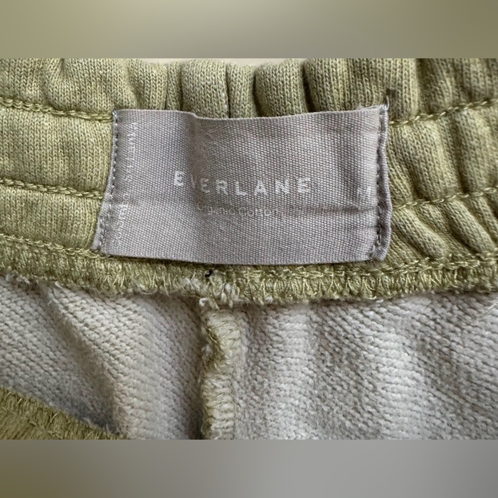Everlane Track Pants
Medium 
Cotton
Comfy cozy
Great fit - Picture 2 of 4